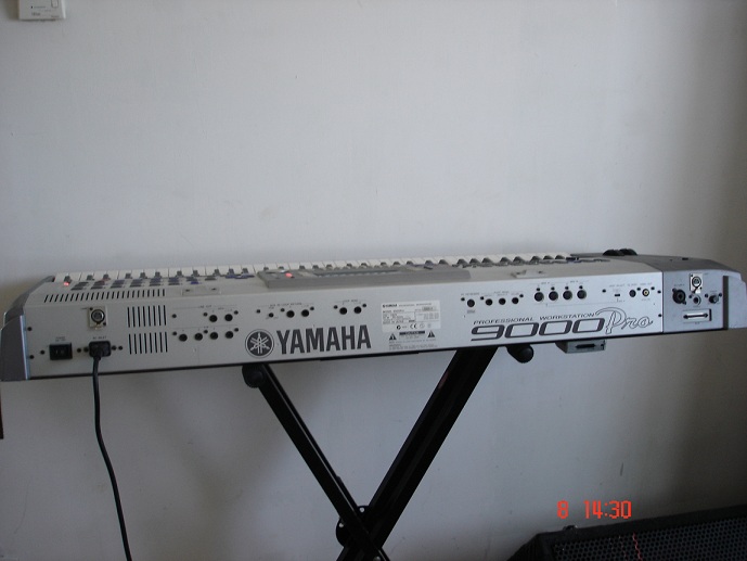 yamaha-psr-9000-pro-101725.jpg
