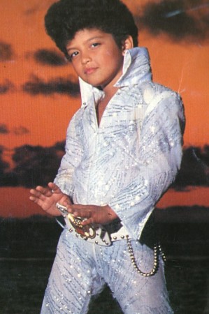 Bruno-Mars-Super-Cutipie-Elvis.jpg